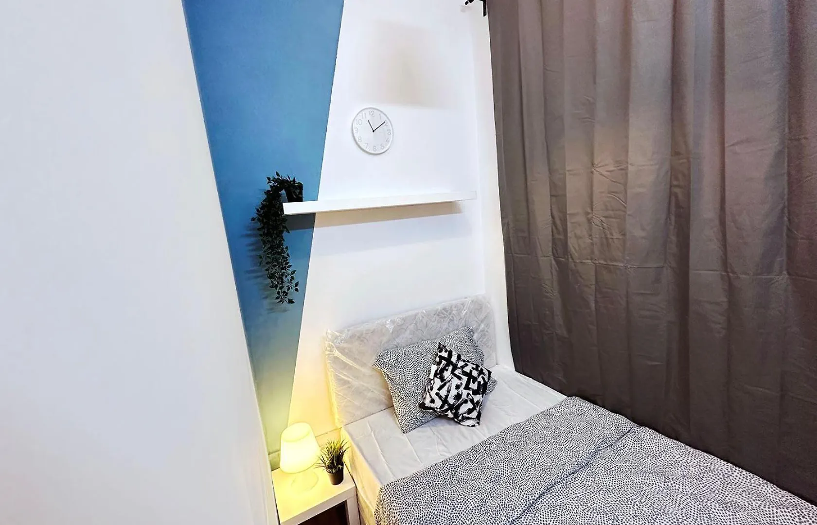 Inspire Partition Room In Al Seef Near Burjuman Metro Dubai 0*,
