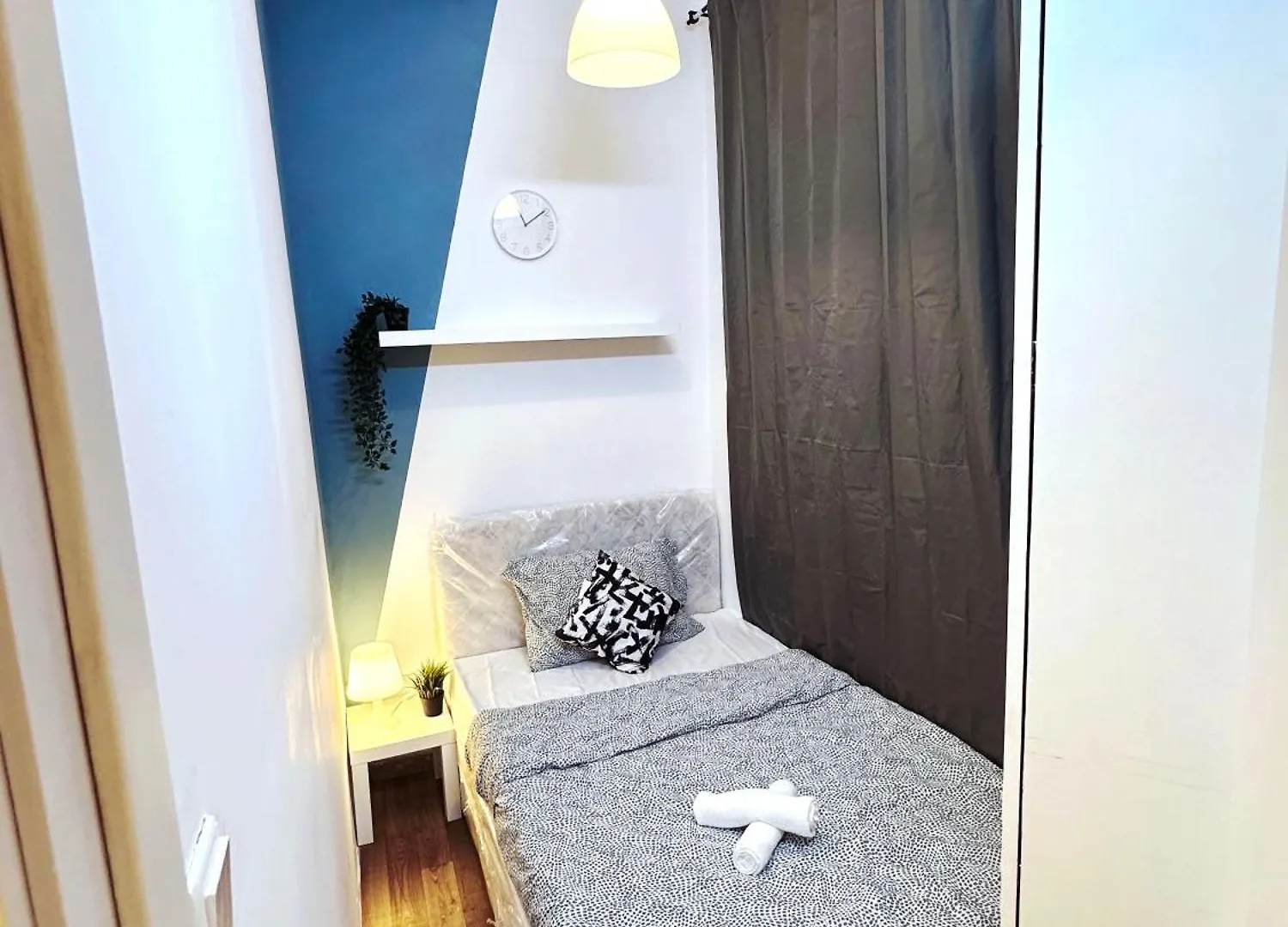 Inspire Partition Room In Al Seef Near Burjuman Metro Dubai 0*,